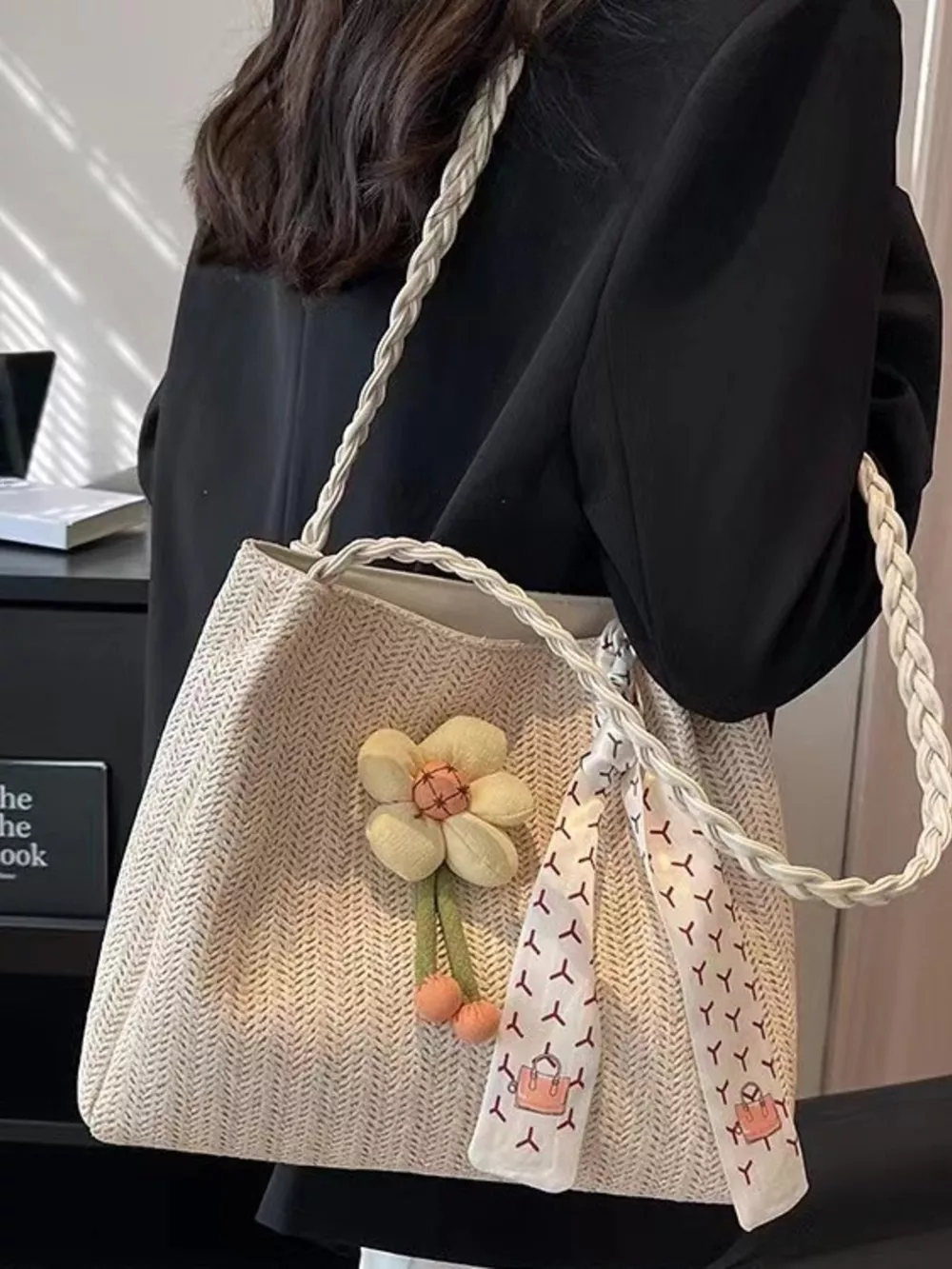 Floral Decor Woven Straw Tote Bag, image 4