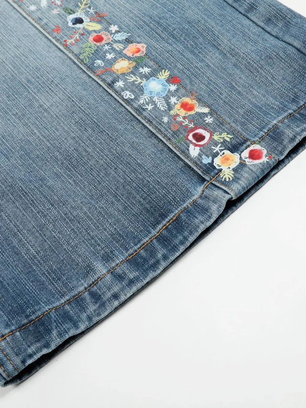 Men's Floral Trim Wide Leg Denim Shorts, image 4