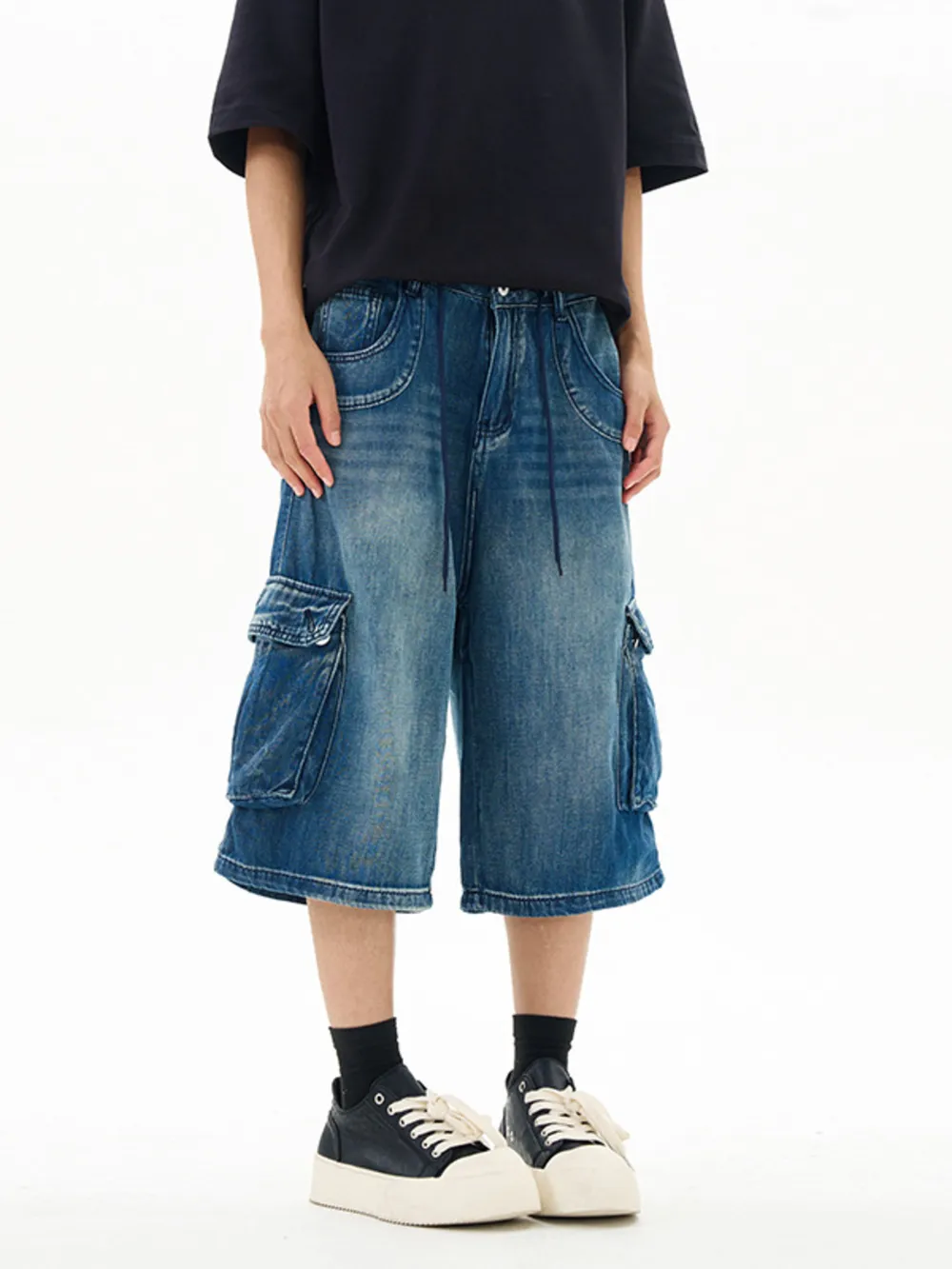 Men's Relaxed Fit Cargo Denim Shorts, image 3