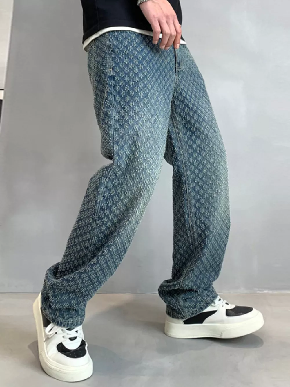 Men's Textured Pattern Relaxed Fit Jeans, image 3
