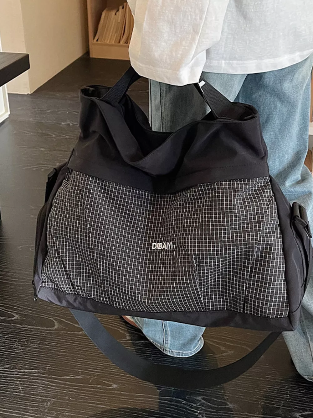 Plaid Lightweight Travel Bag, image 4