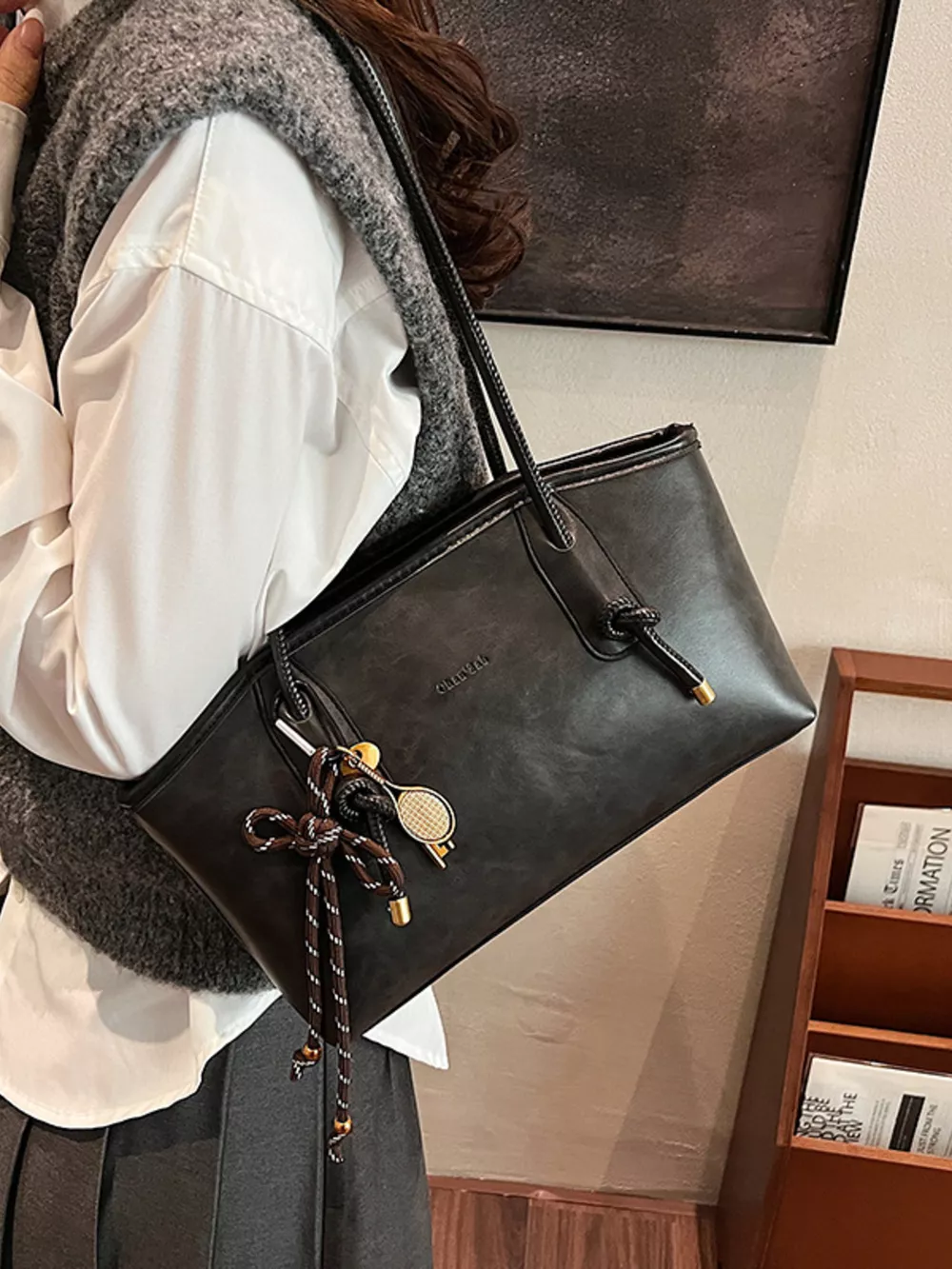 Vintage Style Leather Shoulder Bag, image 16