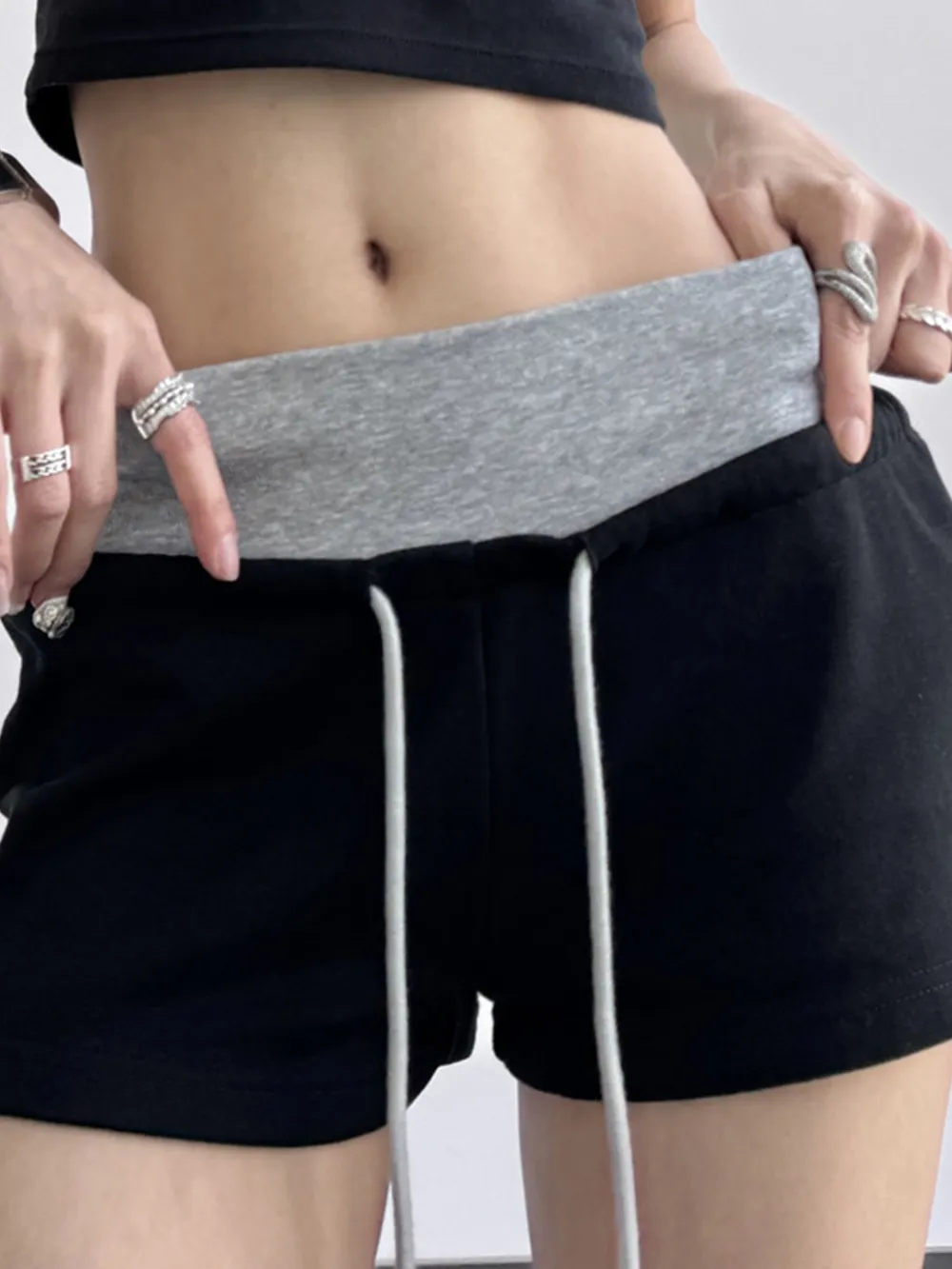 Drawstring Shorts with Contrast Waistband, image 2