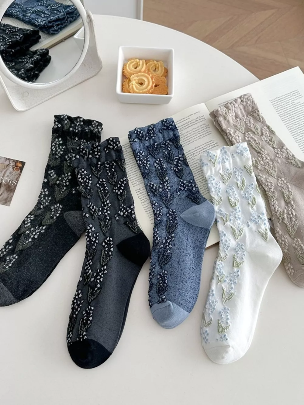 Vintage Textured Crew Socks, image 2