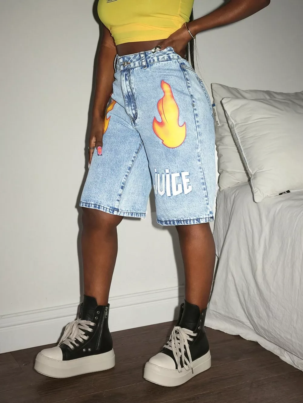 High-Waisted Denim Shorts, image 5