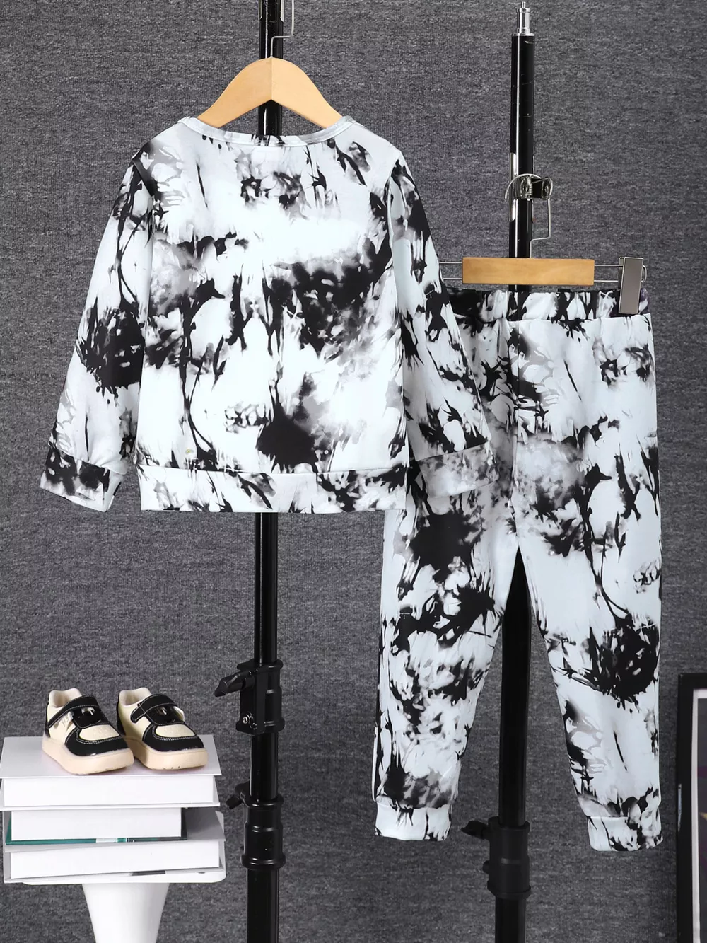 Children's Cheetah Tie-Dye Top and Pants Set, image 2