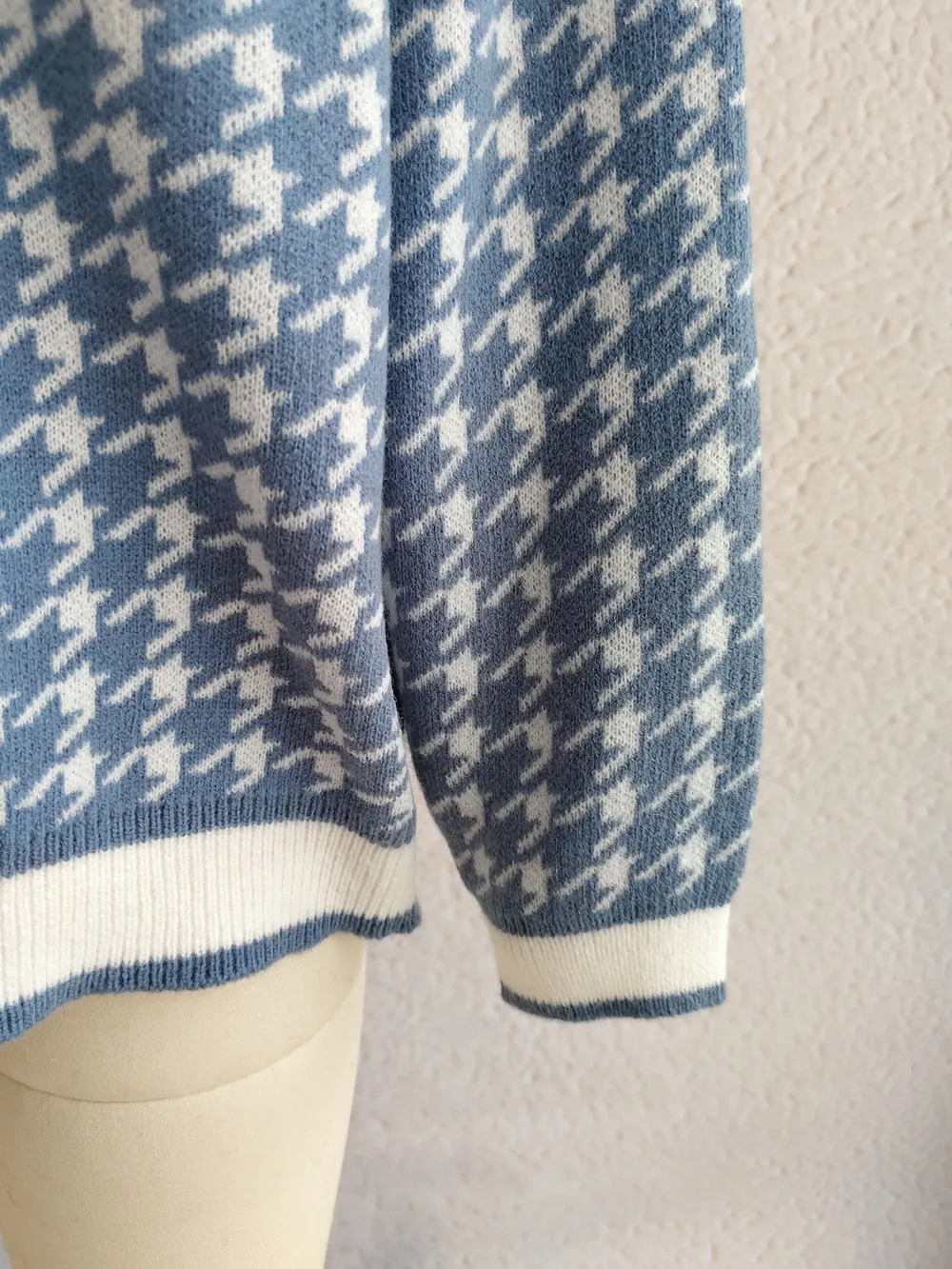 Houndstooth Pattern V-Neck Button-Up Cardigan, image 11