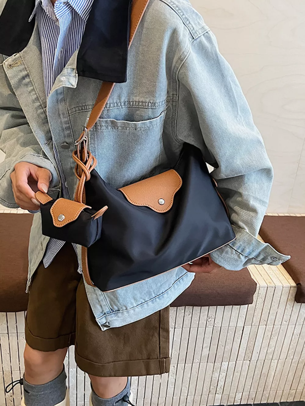 Hobo Crossbody Bag with Coin Purse, image 12