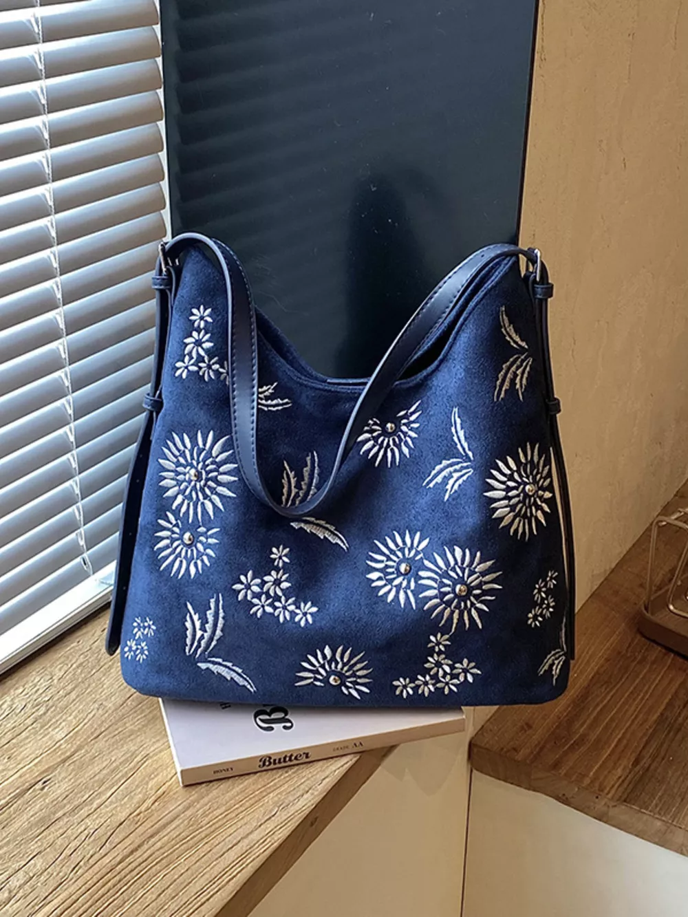 Lightweight Floral Shoulder Bag, image 4