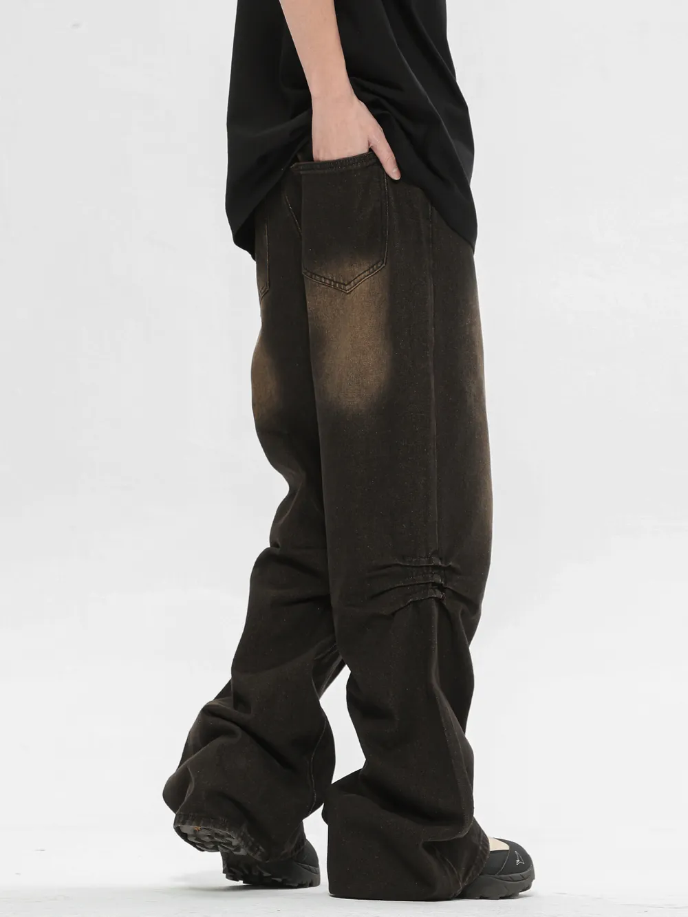 Men's Relaxed Fit Vintage Wash Flare Jeans, image 3