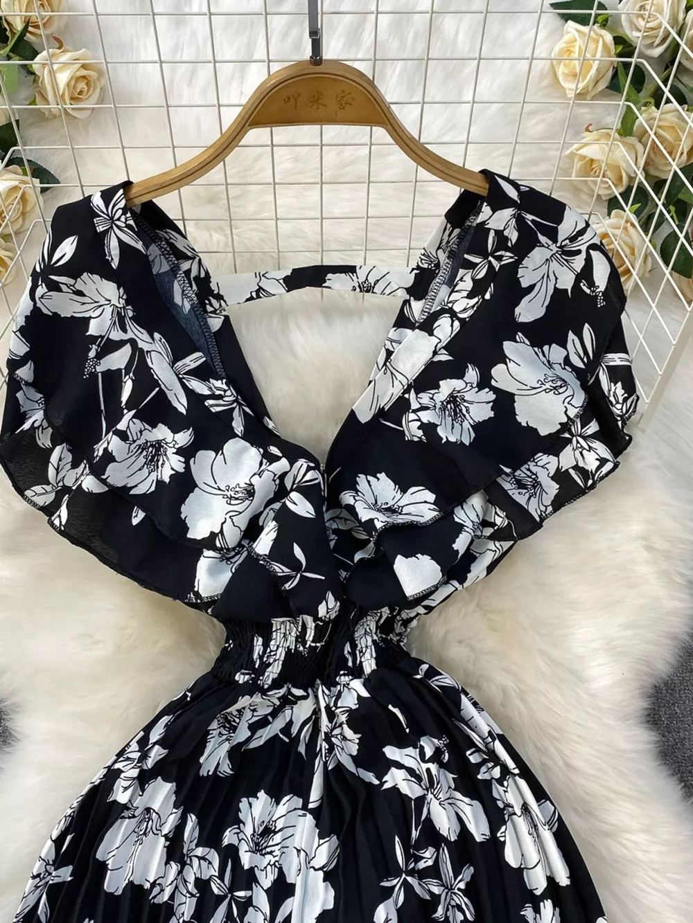 Floral Print Wide Leg Pleated Jumpsuit, image 4
