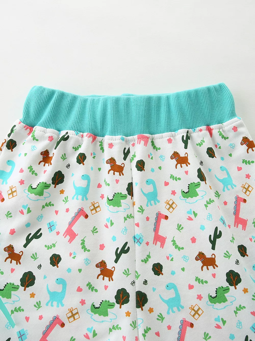 Children's Butterfly Ruffle Sleeve Top and Animal Print Shorts Set, image 5
