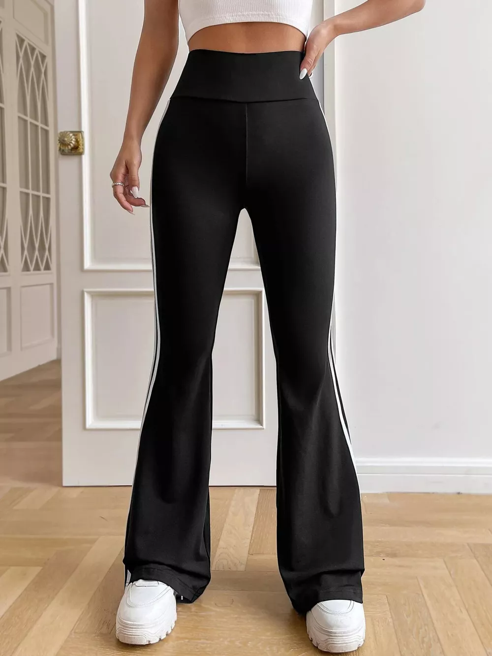 High-Waisted Side-Striped Flare Active Pants, image 3