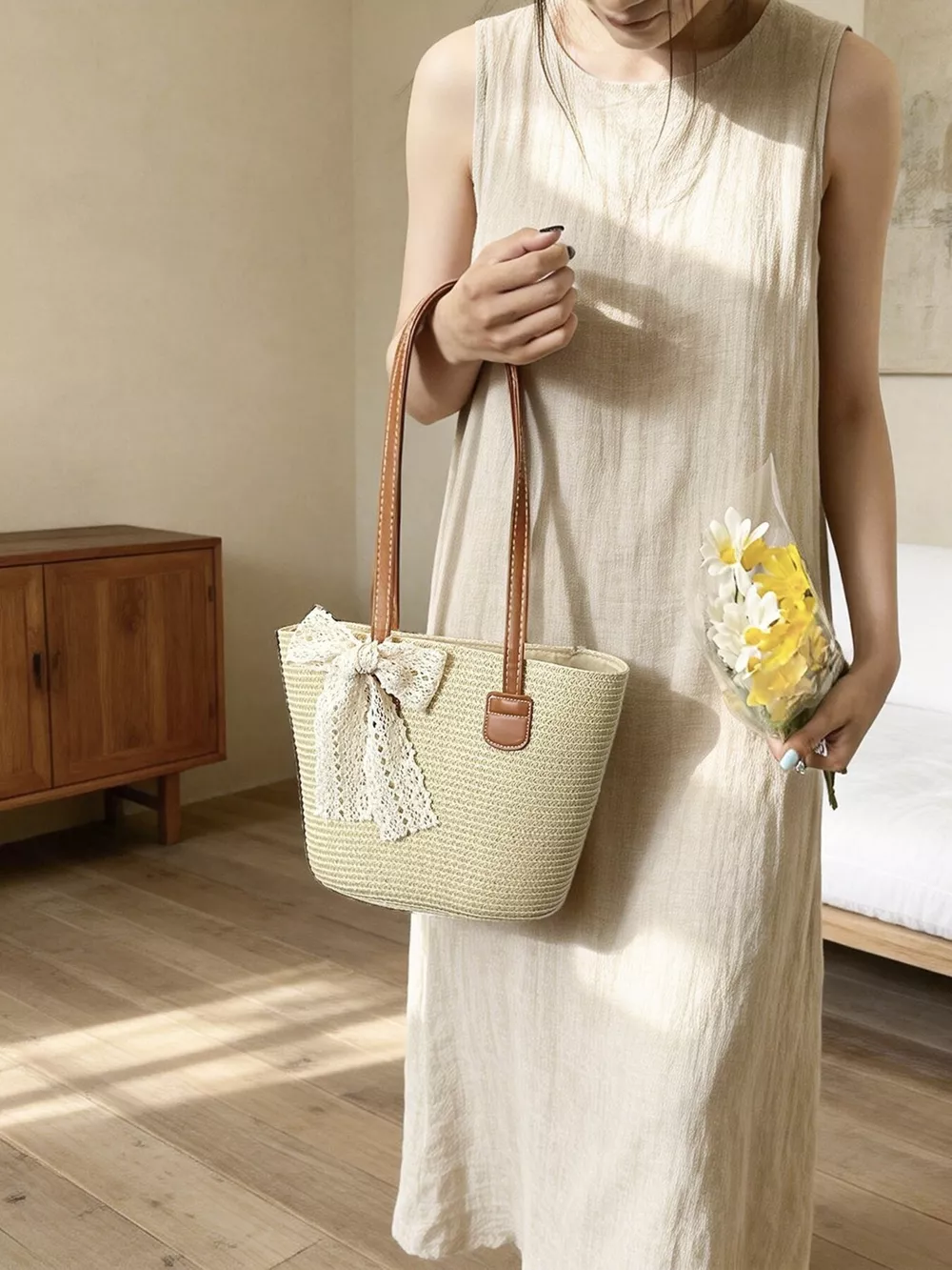 Straw Shoulder Bag with Lace Bow, image 7