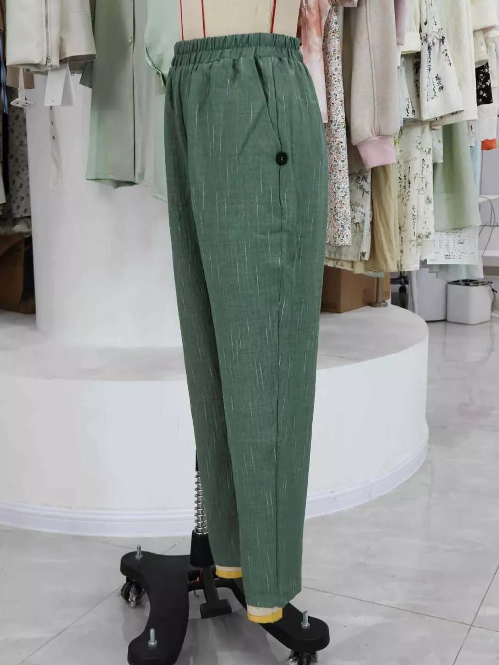 Loose Fit Cropped Pants, image 13
