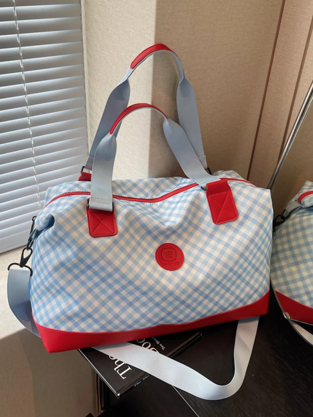 Checkered Pattern Travel Bag, image 3