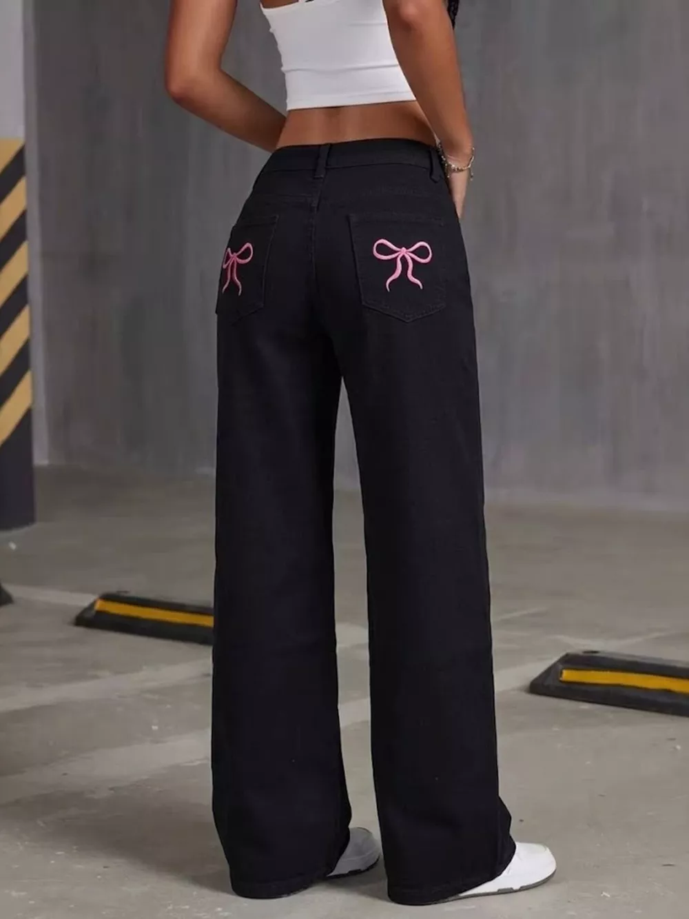 High-Waisted Wide-Leg Jeans, image 3
