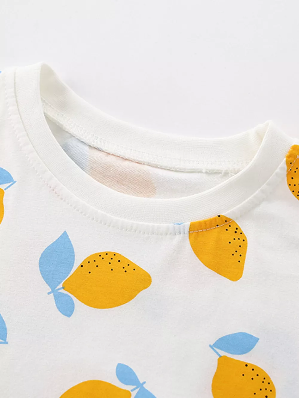 Children's Lemon Print Ruffle Sleeve Top and Shorts Set, image 3