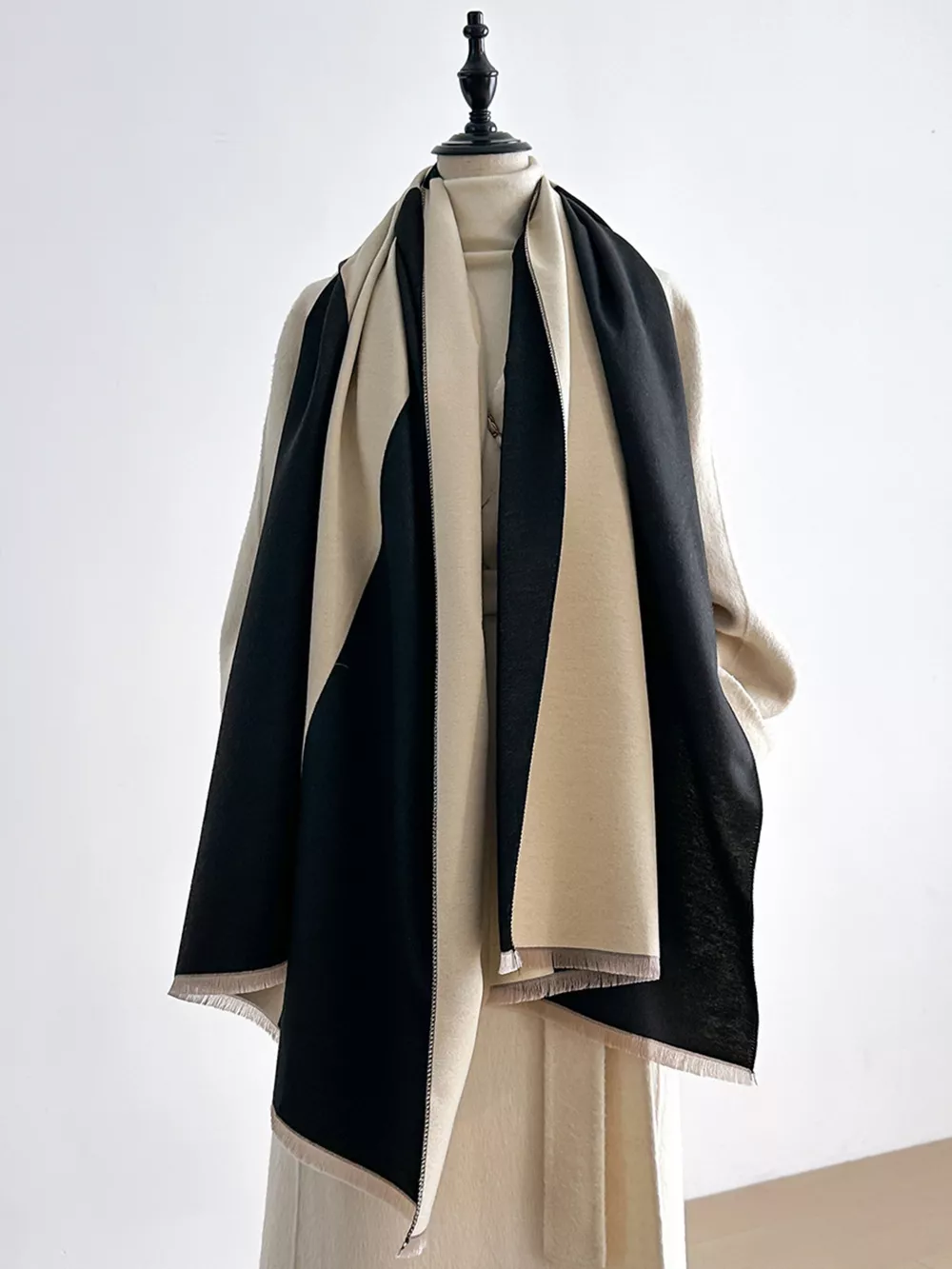 Two-Tone Raw Hem Scarf, image 3