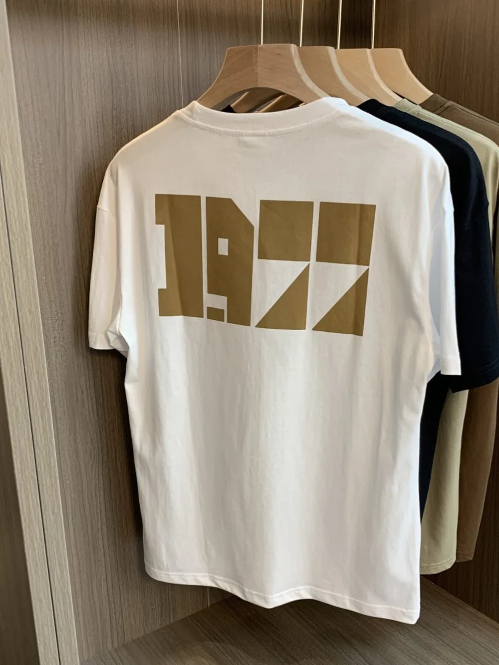Men's Plus Size Vintage 1977 Graphic Round Neck T-Shirt, image 6