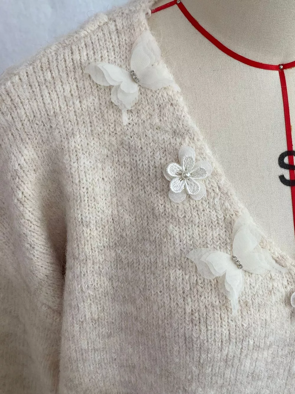 V-Neck Floral Applique Lace Hem Sweater, image 14