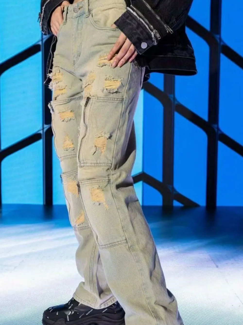 Men's Distressed Loose Fit Jeans, image 2