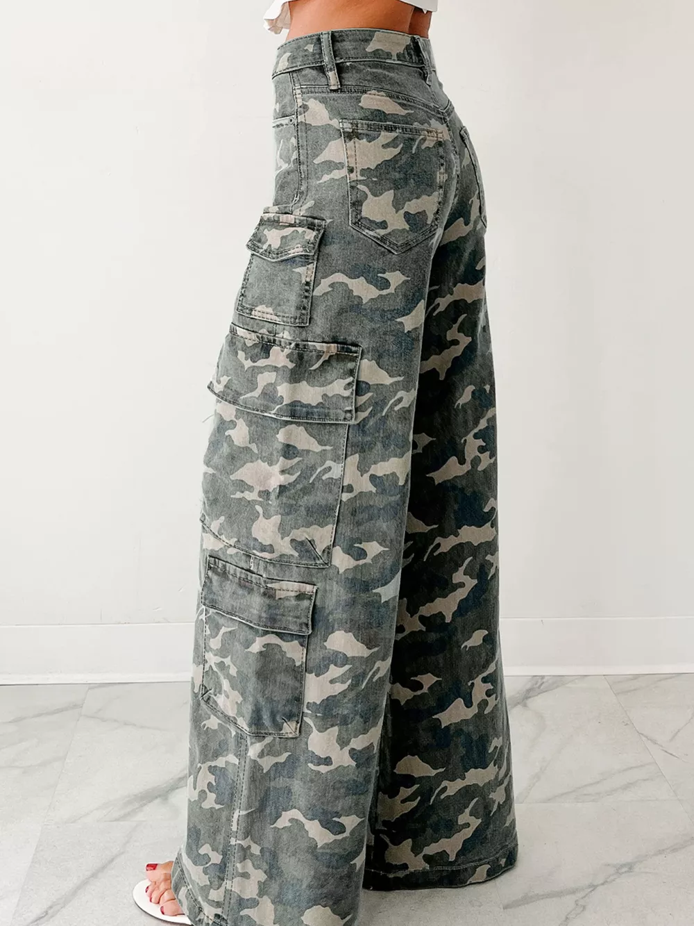 Camo Print Wide Leg Cargo Jeans, image 2