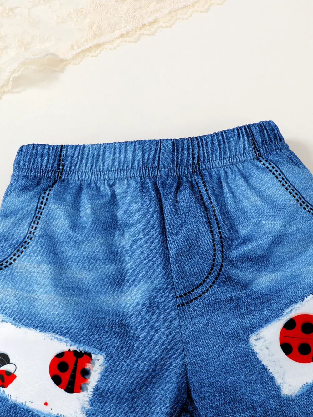 Children's Ladybug Print Ruffle Trim Top & Shorts & Headband Set, image 4