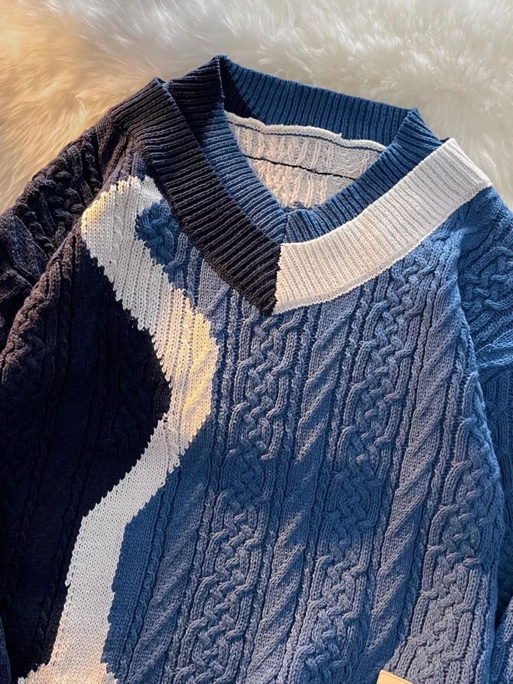 Men's Color Block V-Neck Knit Sweater, image 2