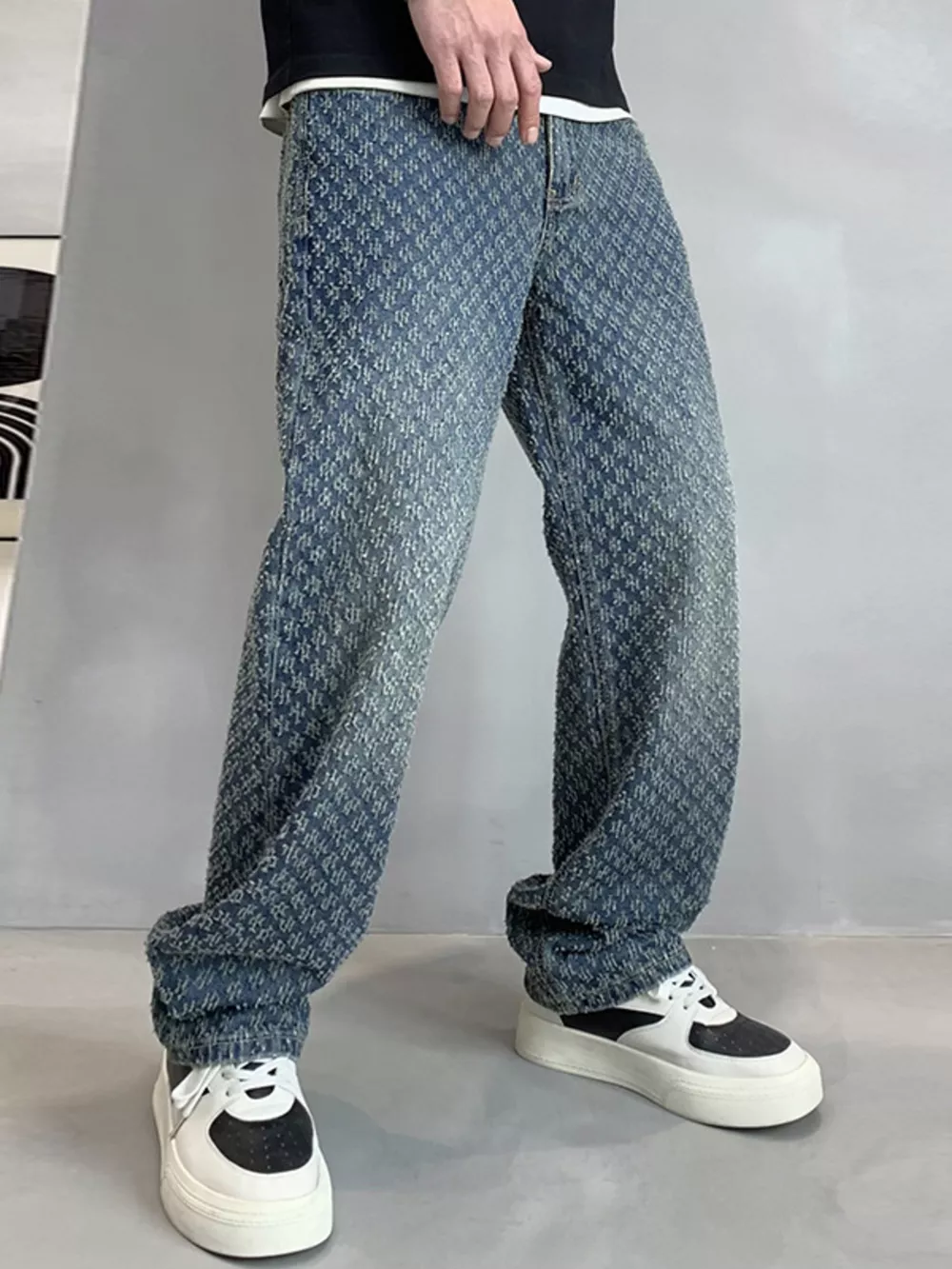 Men's Textured Pattern Relaxed Fit Jeans, image 4
