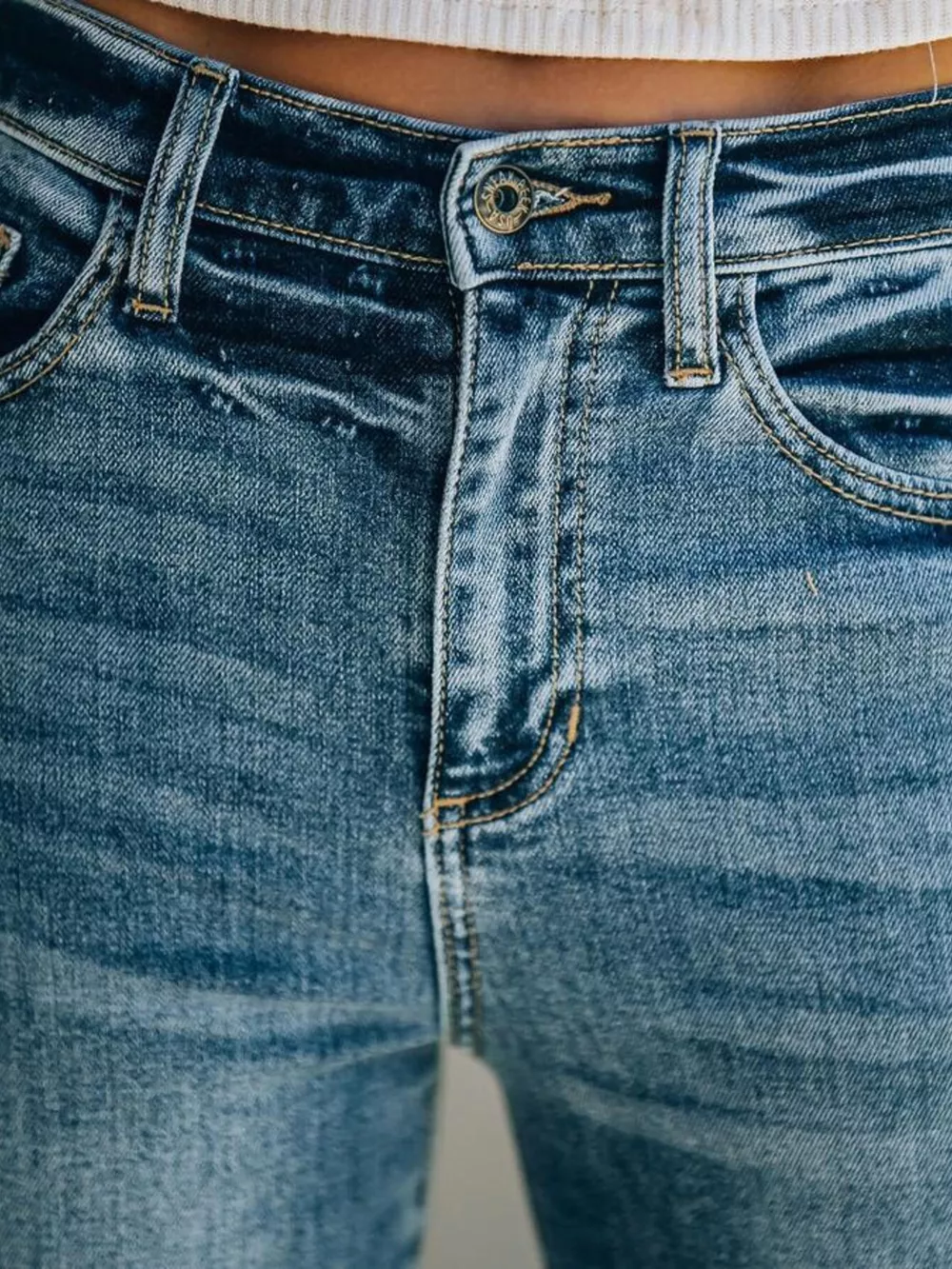 Frayed Hem High-Waisted Wide Leg Jeans, image 7