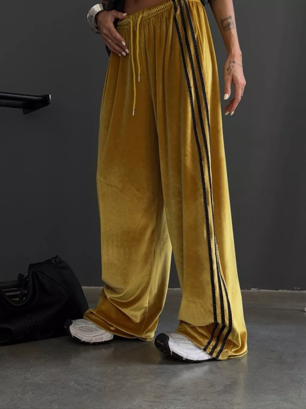Velvet Wide-Leg Pants, image 29