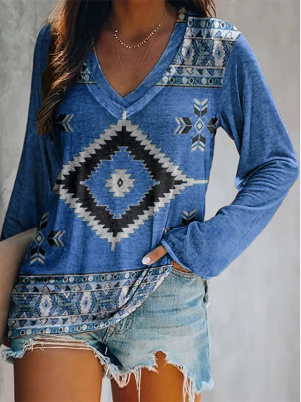Full Size Geometric V-Neck Long Sleeve T-Shirt Plus Size, image 2
