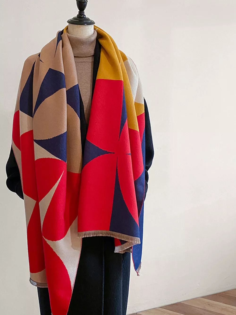 Contrast Raw Hem Scarf, image 10