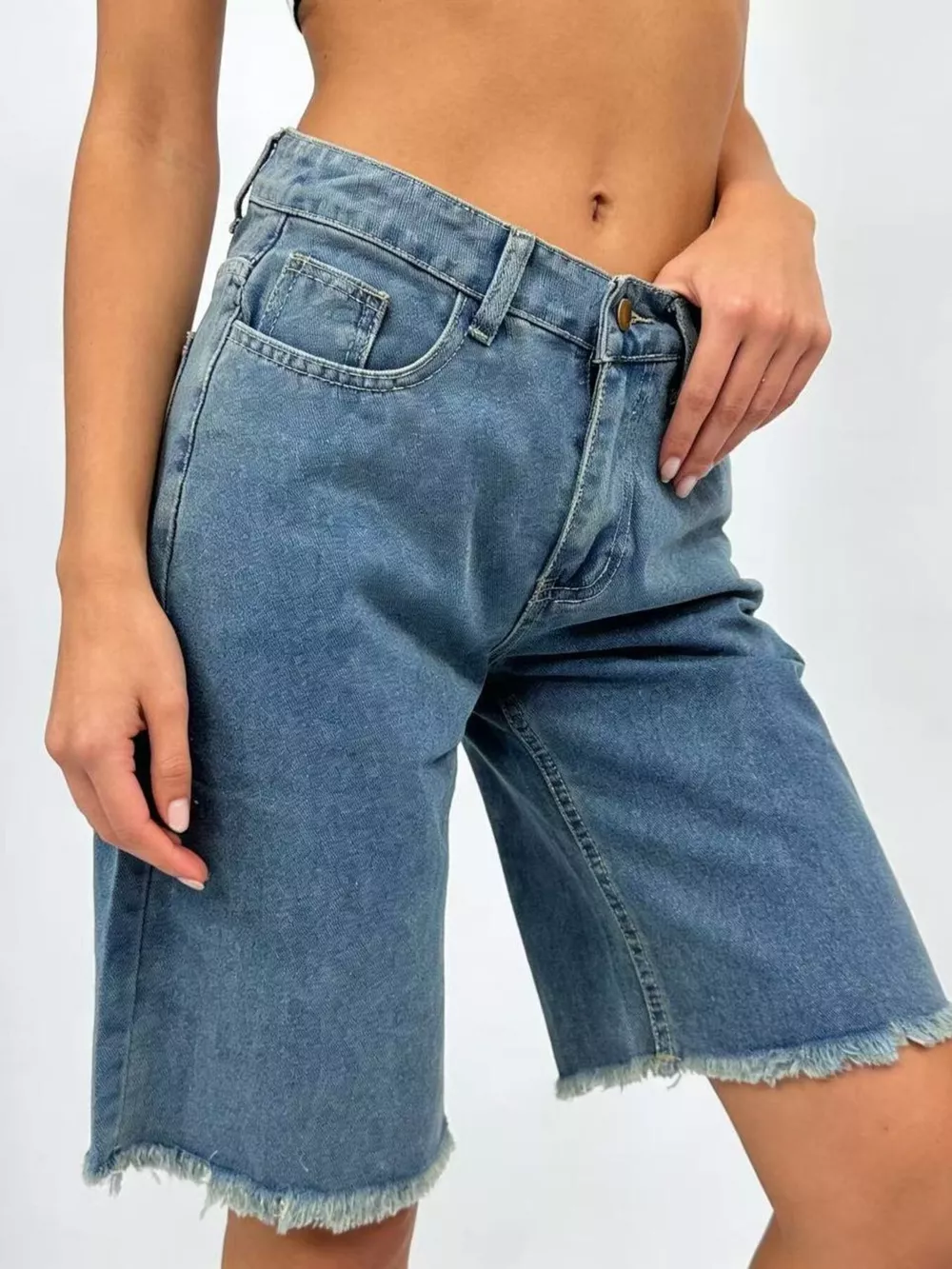 Frayed Hem Relaxed Fit Denim Shorts, image 2