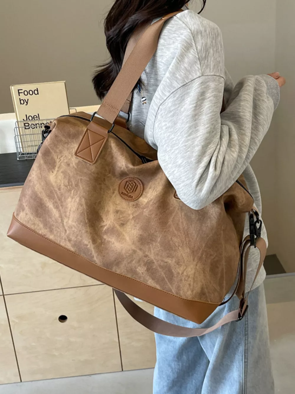Duffle Bag with Adjustable Strap, image 4
