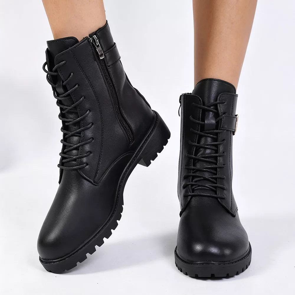 Round Toe Lace Up Boots