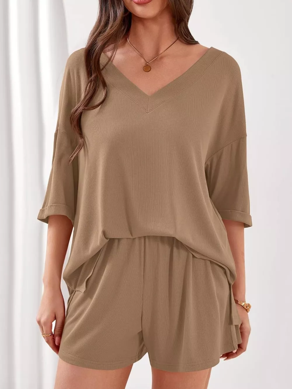 Casual Solid Color V-Neck Top & Shorts Set, image 3