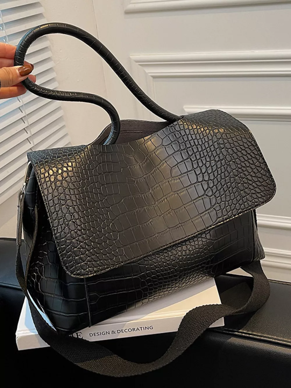 Crocodile Embossed Flap Shoulder Bag, image 5