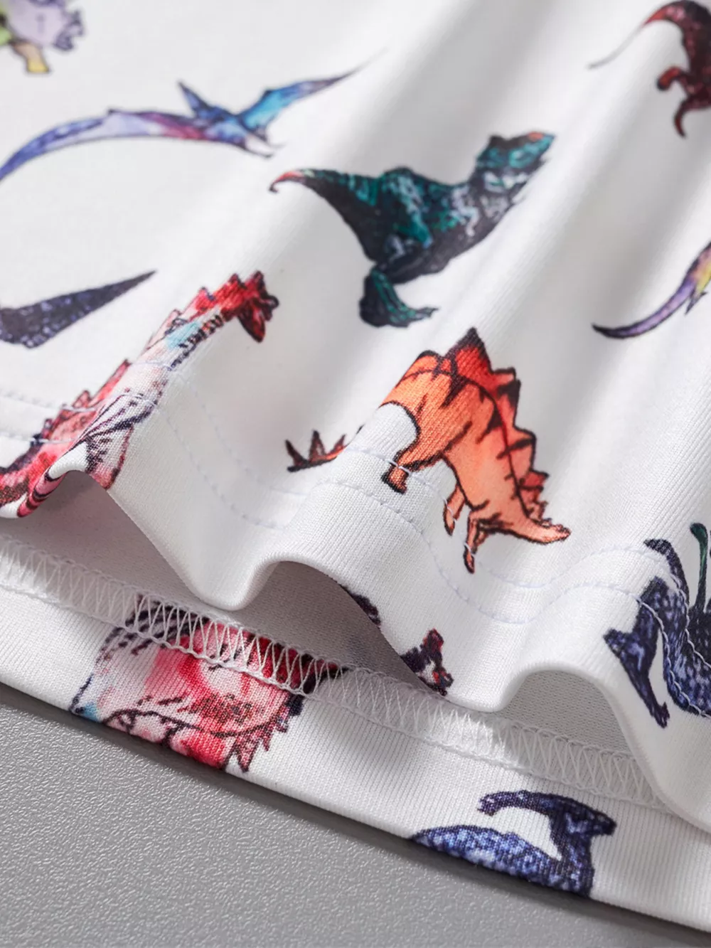 Children's Dinosaur Print Round Neck Top and Shorts Set, image 4