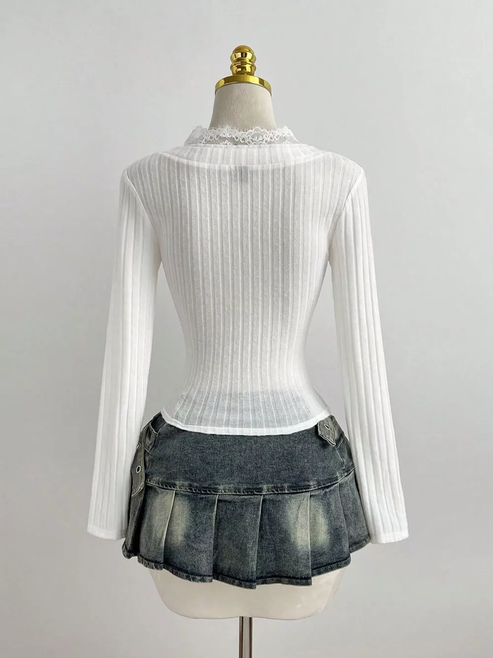 V-Neck Lace Trim Ribbed Knit T-Shirt, image 6