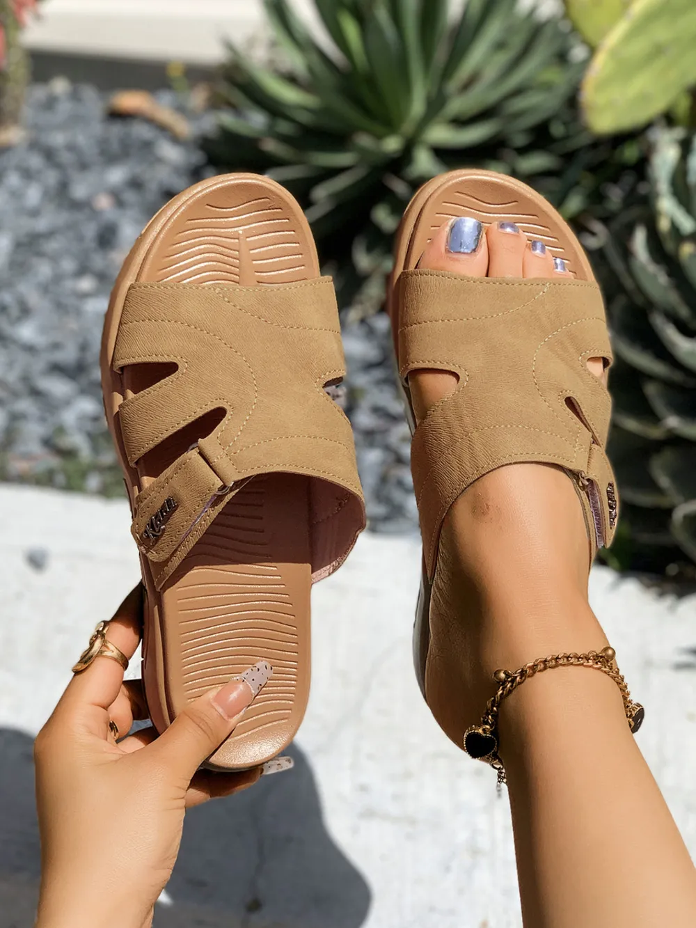 Casual Comfort Cut-Out Platform Slides, image 7