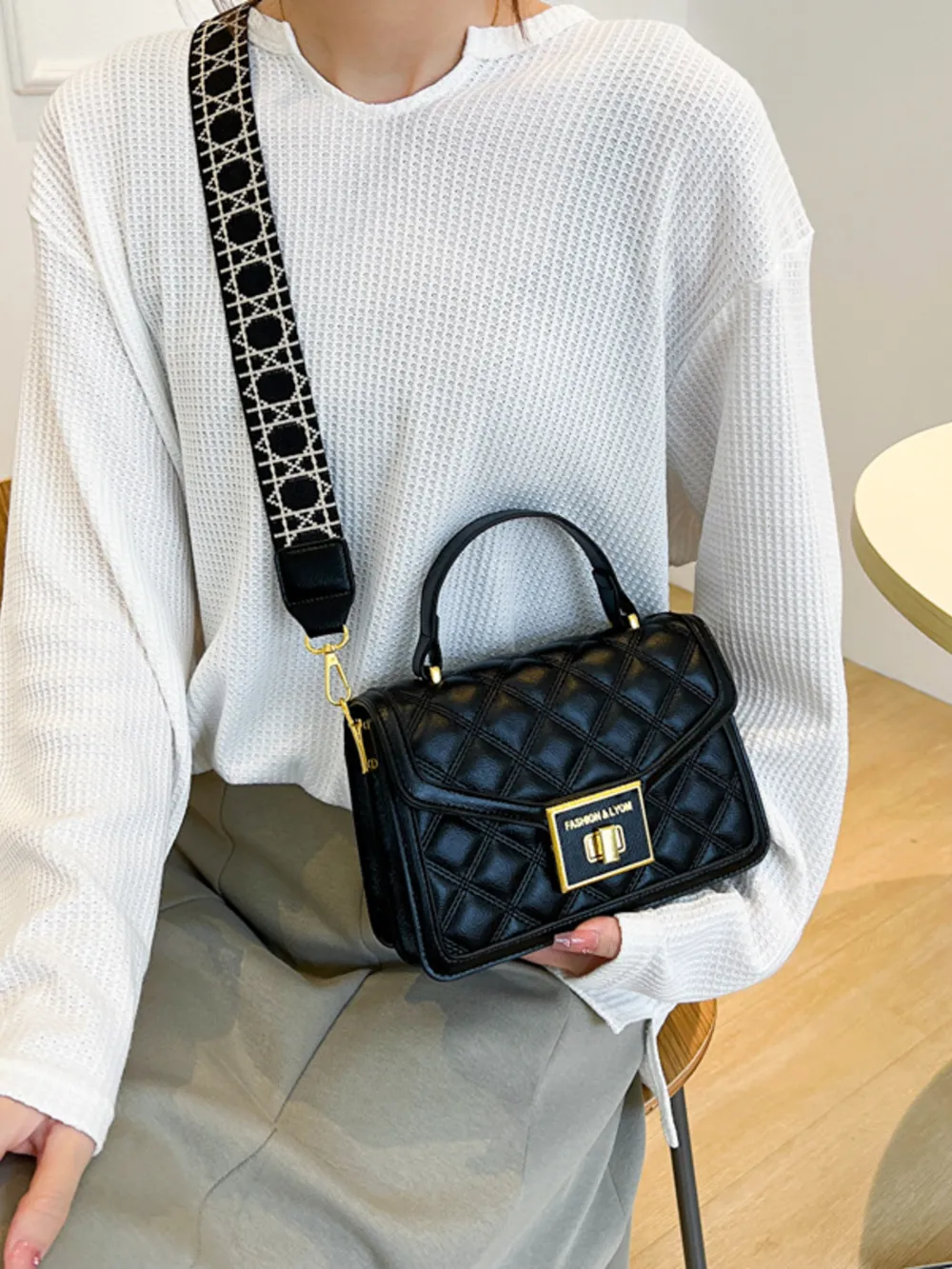 Quilted Adjustable Strap Shoulder Bag, image 4