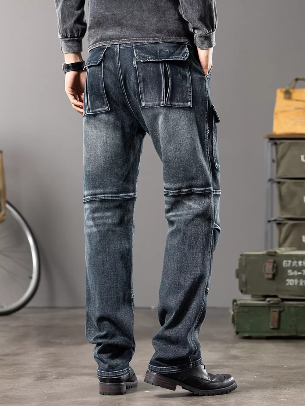Men's Vintage Wash Cargo Jeans, image 3