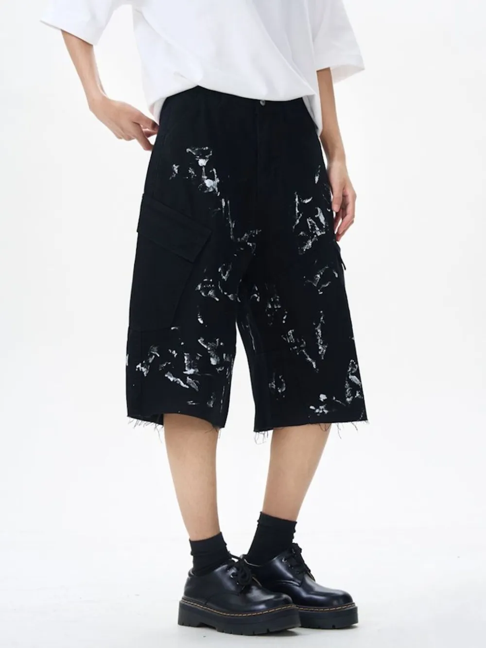 Men's Paint Splattered Cargo Bermuda Shorts with Distressed Edge Detail, image 6
