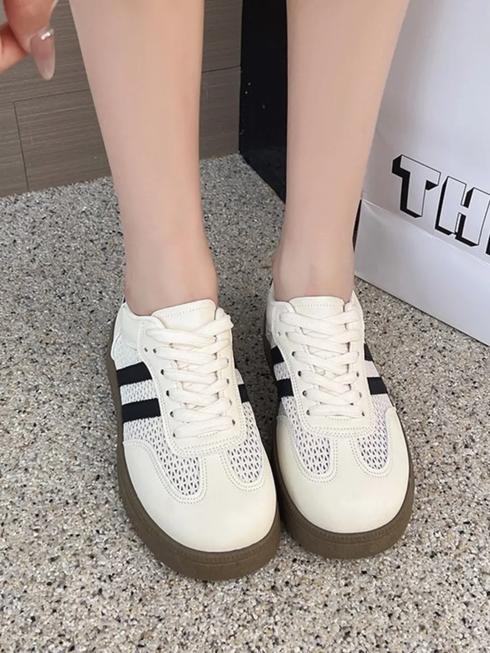 Lace Up Round Toe Platform Sneakers