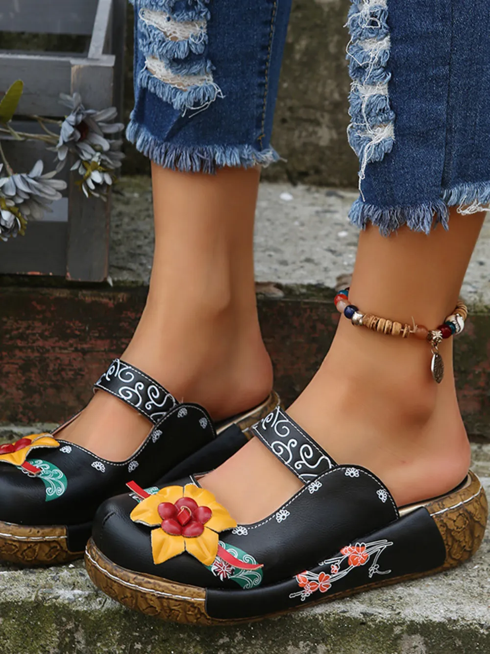 Flower Round Toe Sandals, image 3