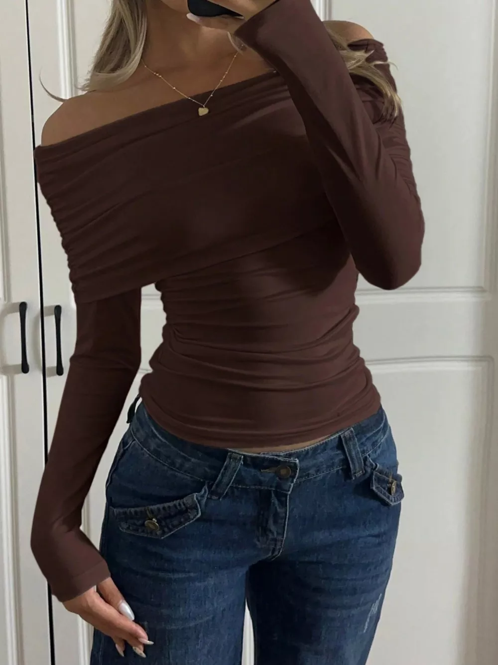 Off-Shoulder Ruched Long Sleeve T-Shirt, image 14