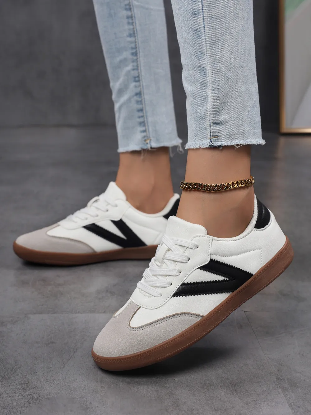 Contrast Round Toe Sneakers, image 9