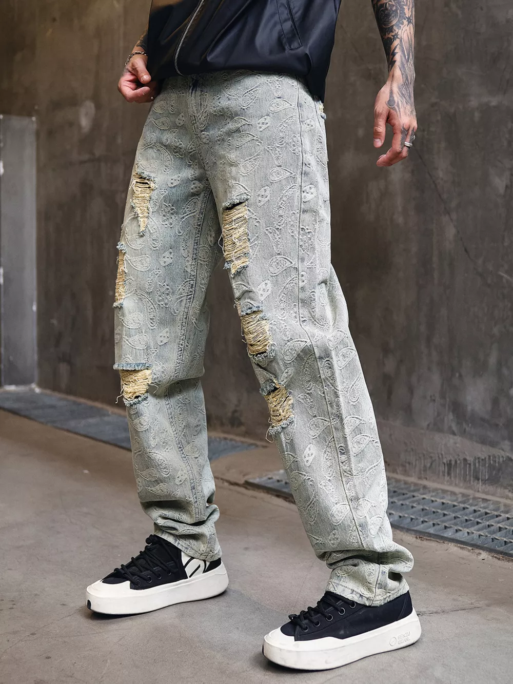 Men's Full Size Distressed Wide-Leg Jeans Plus Size